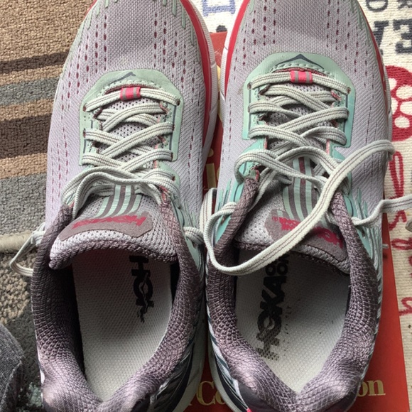 HOKA ONE ONE CLIFTON WOMEN’S Shoe size 7 - Picture 12 of 13